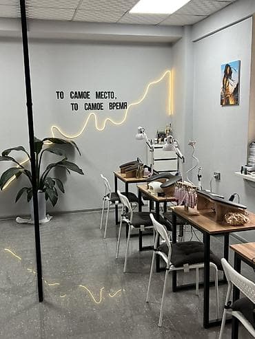 оборудование для фаст фуд: Сдаю Маникюрные/рабочие места для мастеров ногтевого сервиса. - — 1