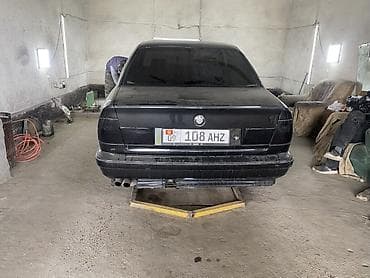 салон е46: BMW 5 series: 1990 г., Седан — 2