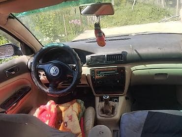 step 2: Volkswagen Passat: 2000 г., Механика, Седан — 3
