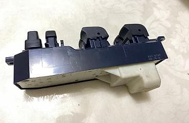 mini jack: Центральный дверной Toyota 2010 г., На запчасти, Оригинал, Япония — 2