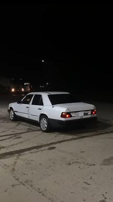 sp 4: Mercedes-Benz W124: 1988 г., 2.3 л, Механика, Седан — 2