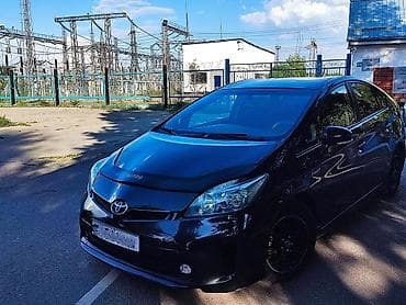 Toyota Prius: 2013 г., 1.8 л, Робот, Гибрид, Хэтчбэк