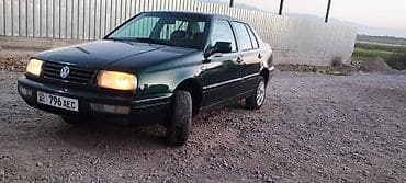 Транспорт: Volkswagen Vento: 1996 г., 1.6 л, Механика, Бензин, Седан — 3