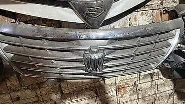 Решетка радиатора Toyota