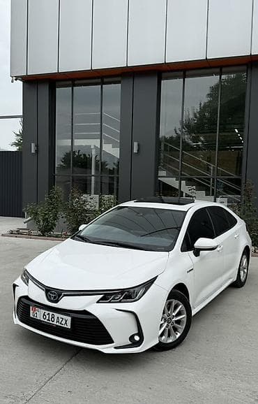 Toyota Corolla: 2020 г., 1.8 л, Вариатор, Гибрид, Седан