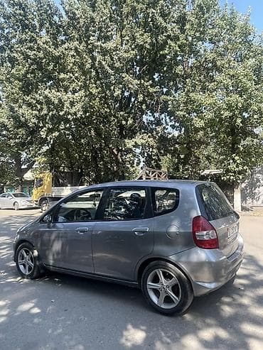 Honda Jazz: 2005 г., 1.3 л, Механика, Бензин, Хэтчбэк — 5