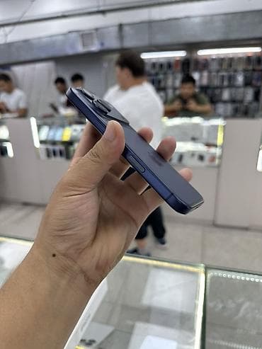 iphone 16 pro бу: IPhone 17 Pro, Б/у, 256 ГБ, Blue Titanium, Зарядное устройство, Чехол, Кабель, 100 % — 4
