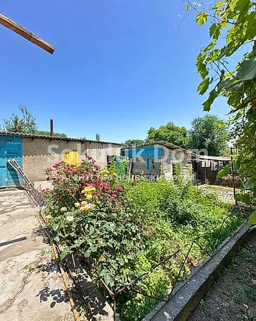 act building: 🏠Продается дом в с. Сокулук 🟡Комнаты: 4 🟡Участок: 9,18 соток (по факту — 7