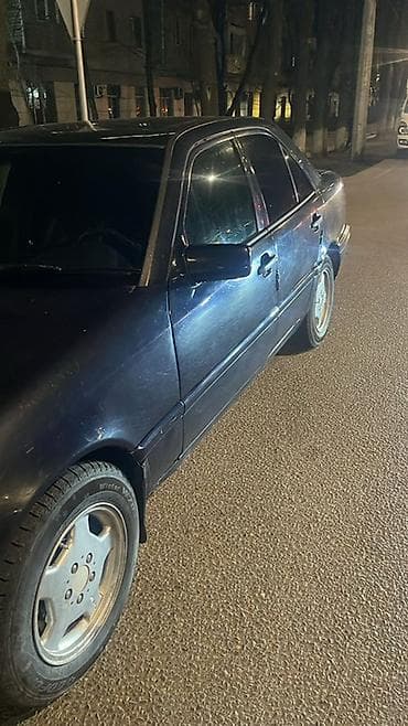 audi q3: Mercedes-Benz C-Class: 1996 г., 2 л, Механика, Бензин, Седан — 1