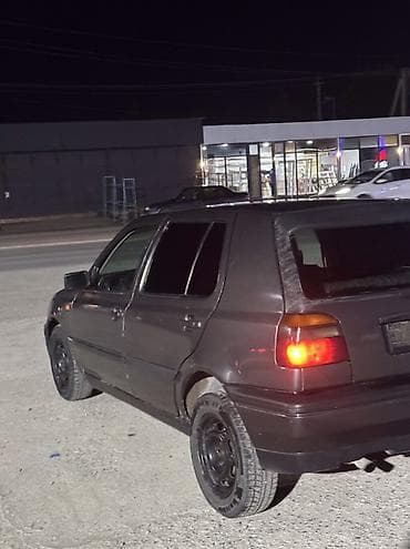 x trail: Volkswagen Golf: 1993 г., 1.6 л, Ручные, Бензин, Хэтчбэк — 3