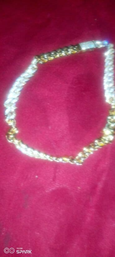 Audi: Набор бижутерии с камнями — цепи и браслеты - Комплект состоит из — 6