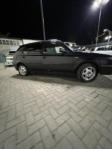 Volkswagen Golf: 1997 г., 1.6 л, Механика, Хэтчбэк — 10