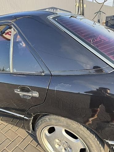 Mercedes-Benz W124: 1995 г., 2.8 л, Механика, Бензин, Седан — 6