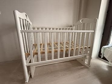детская кроватка с матрасом: Продается кроватка модель Каролина, с маятником, в хорошем состоянии — 1