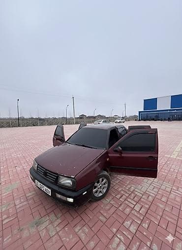 Volkswagen Vento: 1994 г., Седан