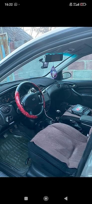 руль левый: Ford Focus: 2001 г., Механика — 1