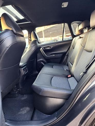 гибрид цена: Toyota RAV4 EV: 2019 г., 2.5 л, Автомат, Гибрид, Внедорожник — 5