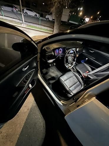 suv: Kia Stonic: 2019 г., 1.6 л, Робот, Дизель, Кроссовер — 6