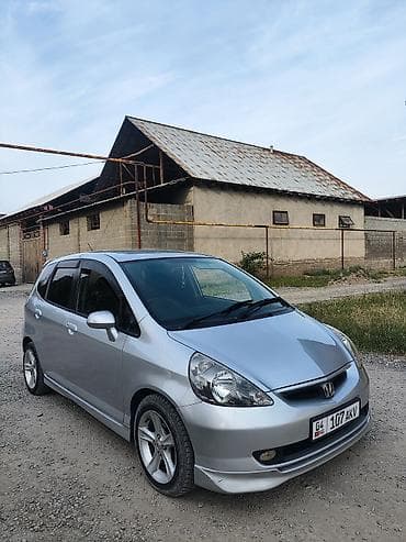 фит на аренду: Honda Fit: 2003 г., Автомат, Хэтчбэк — 1
