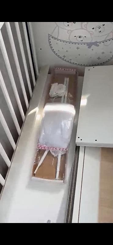 детскую манеж кроватку: В подарок матрас и шторка для манежа .Детская кроватка-манеж Love — 5