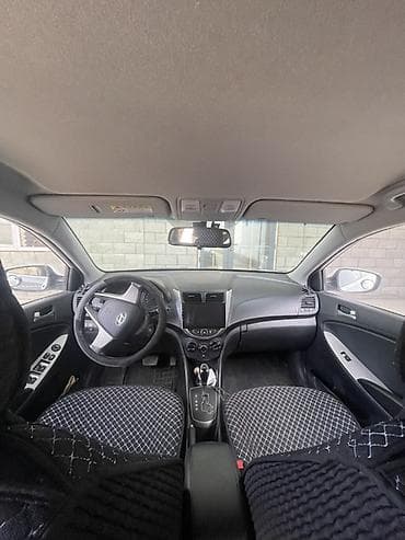 Hyundai Accent: 2018 г., 1.4 л, Автомат, Бензин, Седан — 2