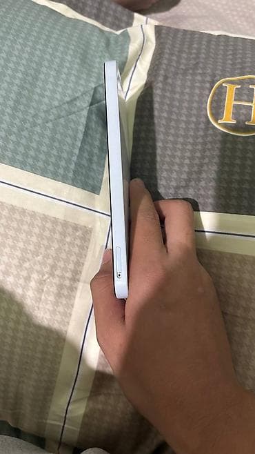 8 iphone: Samsung Galaxy A34 5G, цвет - Зеленый — 3