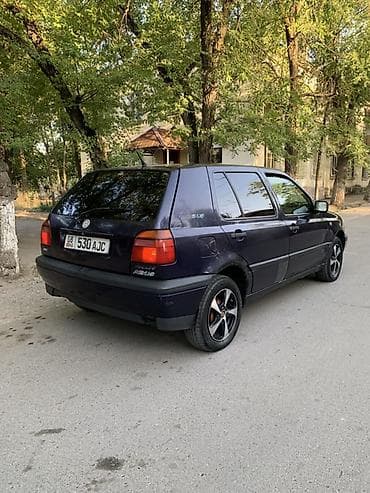 audu a6: Volkswagen Golf: 1993 г., 1.8 л, Механика, Газ, Хэтчбэк — 5