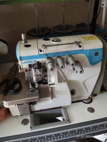принтер для вб: Швейная машина Jack, Оверлок, Полуавтомат — 1