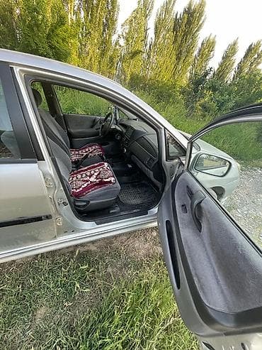lexus ns: Suzuki Liana: 2003 г. — 5