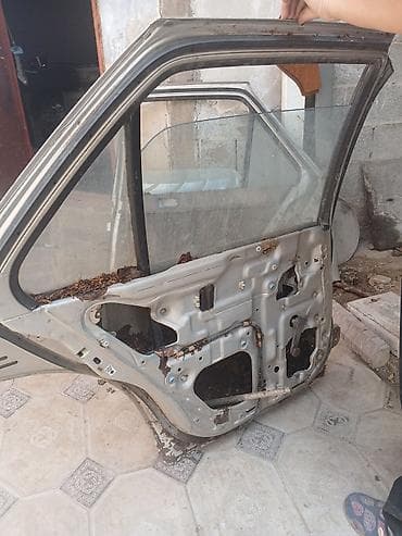 corolla 2004: Дверь Комплект Toyota — 4