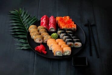 суши мастер: Ищу работу японская кухня опыт работы 3 года суши роллы и умею — 5