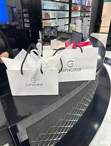 новый: Оригинальный 100% запечатанный YSL Y EDP refillable флакон. Купил в — 4
