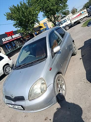 Toyota Vitz: 2000 г., 1 л, Автомат, Бензин, Хэтчбэк