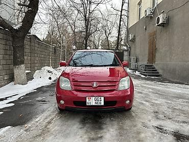 Toyota ist: 2002 г., 1.5 л, Автомат, Бензин, Хэтчбэк