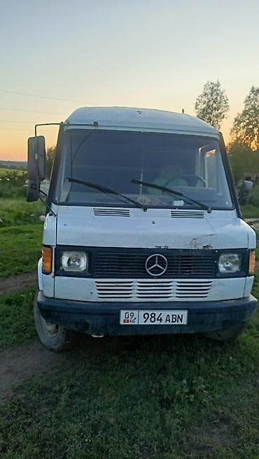 Продажа авто: Mercedes-Benz : 1992 г., 3 л, Механика, Дизель, Фургон — 1