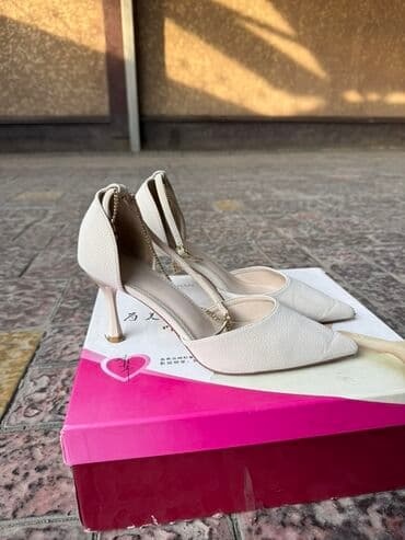 туфли беж цвет: Элегантные женские туфли-лодочки на шпильке. - Цвет: молочно-бежевый — 1