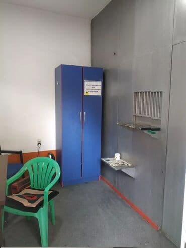 обменка: 8 мкр Сдается помещение под обменку ломбард Площадь: 12м2 Этаж — 1