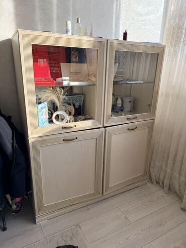 продаю бу кухонный шкаф: Модульная гостиная/стенка в классическом стиле, цвет светлый — 4