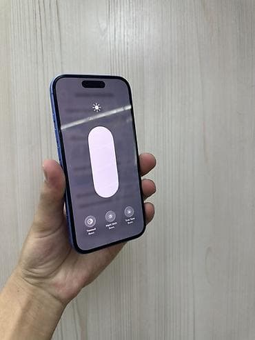 айфон ис: IPhone 16, Б/у, 256 ГБ, Синий, Защитное стекло, Чехол, В рассрочку, 88 % — 5