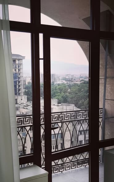 вешалка для белья на балкон: Пластиковые окна на заказ, Без установки, Без рассрочки — 1