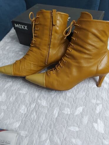 zara обувь: Продаю сапожки,, ZARA,, Деми,кожа, размер 37 -38,удобный каблук — 3