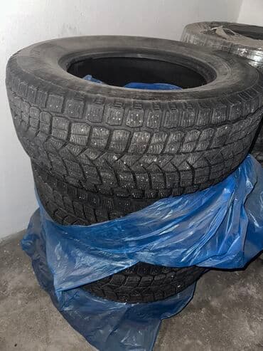 шины на внедорожник: Шины 265 / 65 / R 17, Зима, Б/у, Комплект, Внедорожные (АТ/МТ), Maxxis — 1