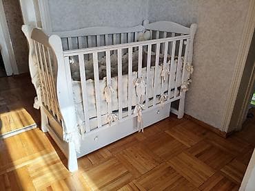 Керебеттер: Продаю детскую кроватку маятник В отличном состоянии С комплектом — 2