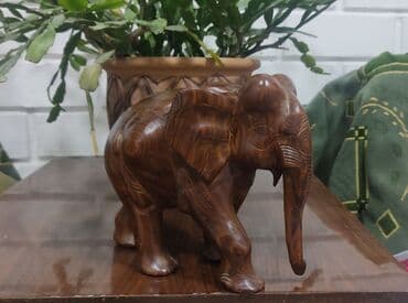 Продам слона из красного дерева,в хорошем состоянии.вес больше
