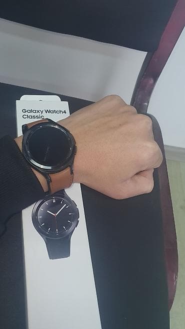 Galaxy Watch: Samsung Galaxy Watch4 Classic - Версия Classic с вращающимся безелем — 1
