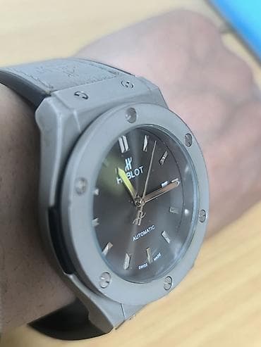 mi bend 6: Hublot Classic Fusion Automatic (7101458) - Механизм: автоматический — 3