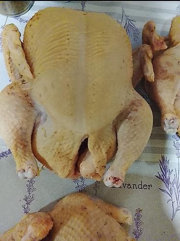 Домашняя тушка курицы, потрошёная. Описание:л - Цельная курица без