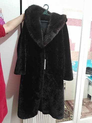 Шуба из тёмного меха с капюшоном - Натуральный мех глубокого at lalafo.kg Шуба из тёмного меха с капюшоном - Натуральный мех глубокого