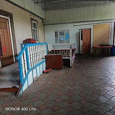 дом куплью: Просторный частный дом с большим крытым двором/навесом. - Крытая — 4