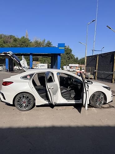 gelly coolray: Kia K3: 2020 г., 1.6 л, Бензин, Лифтбек — 2